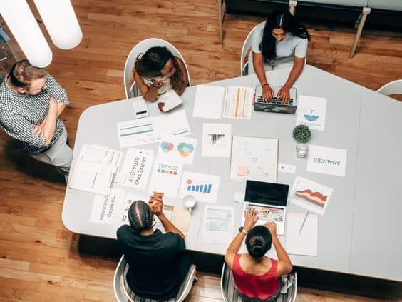 Các Rủi Ro Khi Thuê Agency, Outsource Marketing